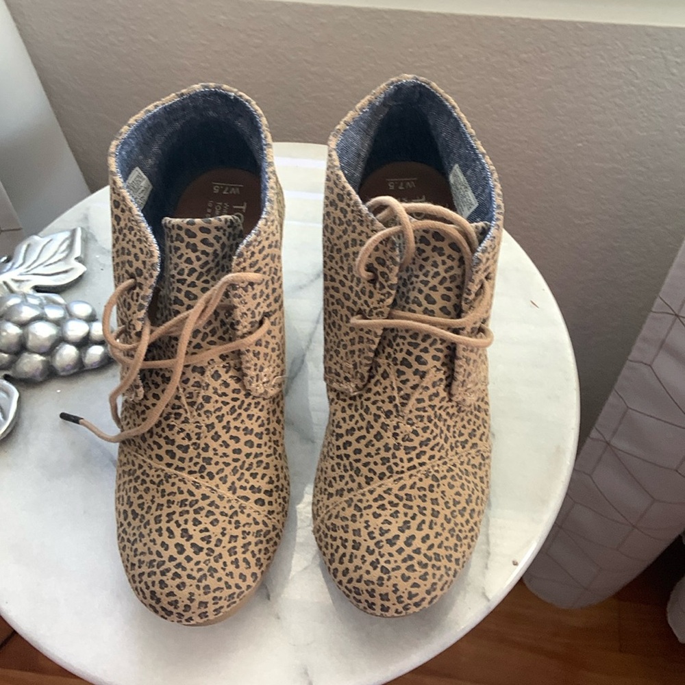 TOMS Desert Wedge Booties, size 7.5